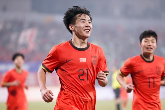 （体育）（1）足球——U17亚洲杯预选赛：中国胜孟加拉国_XxjpseC000311_20251130_PEPFN0A001.jpg